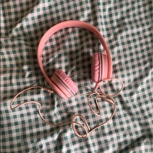 Bright Pink kid’s head phones